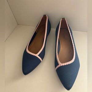 Vionic Navy and Light Pink Flats